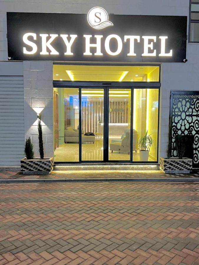 Sky Hotel Акаба Екстериор снимка