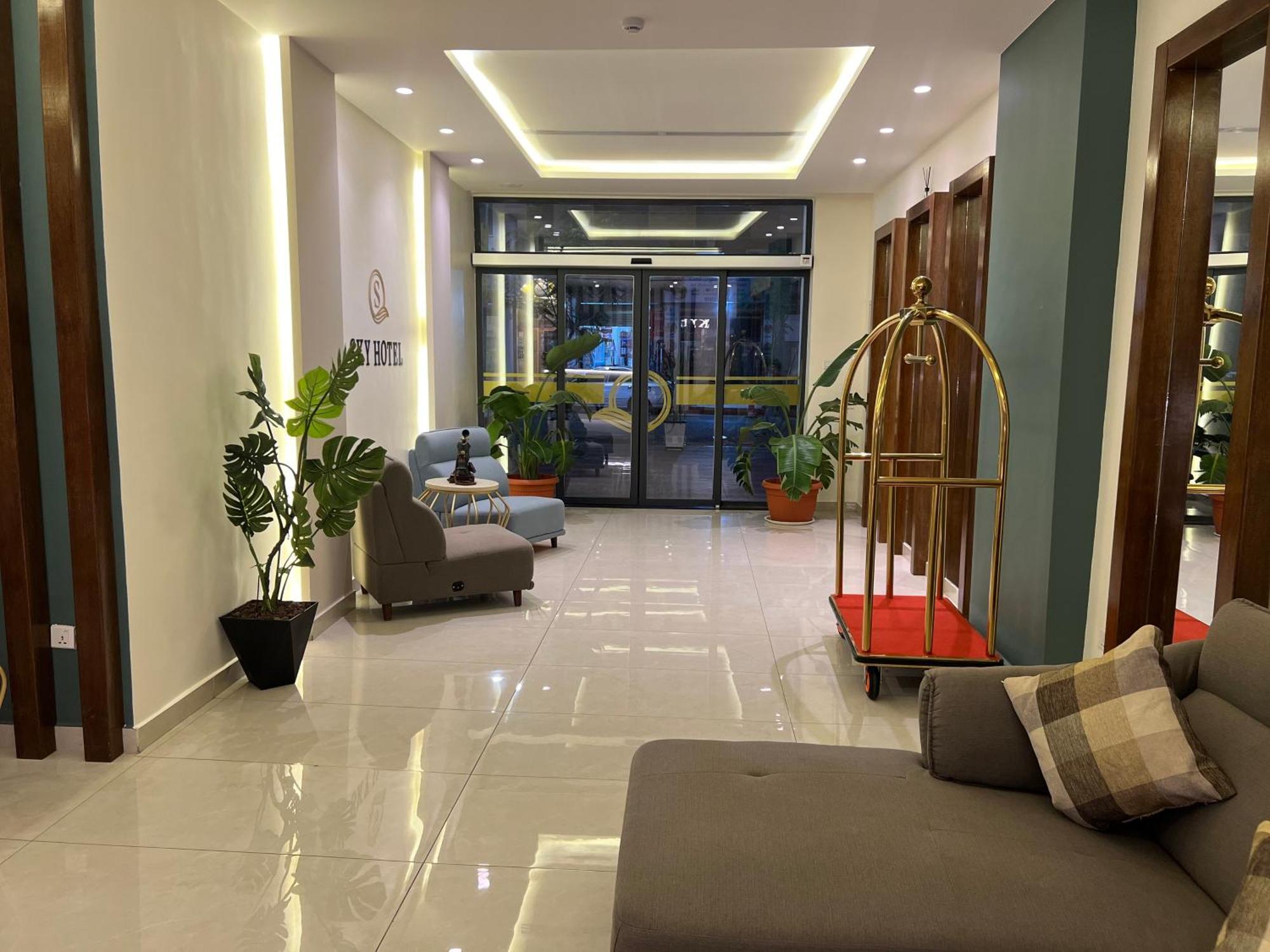 Sky Hotel Акаба Екстериор снимка