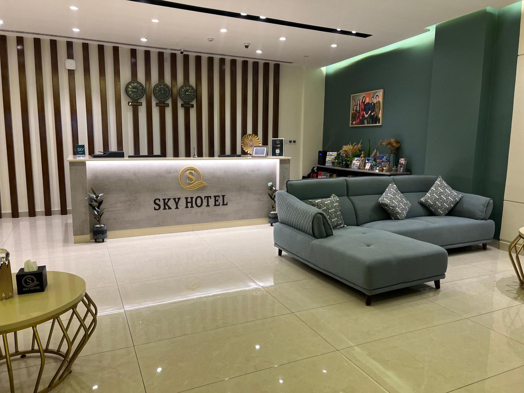 Sky Hotel Акаба Екстериор снимка