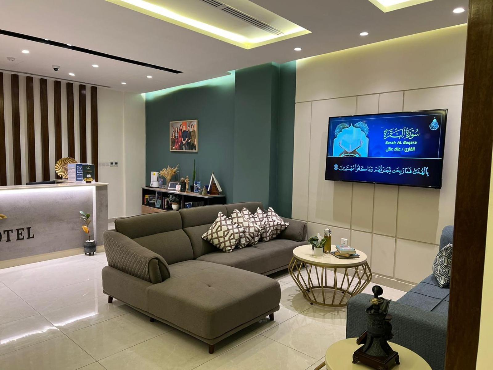 Sky Hotel Акаба Екстериор снимка