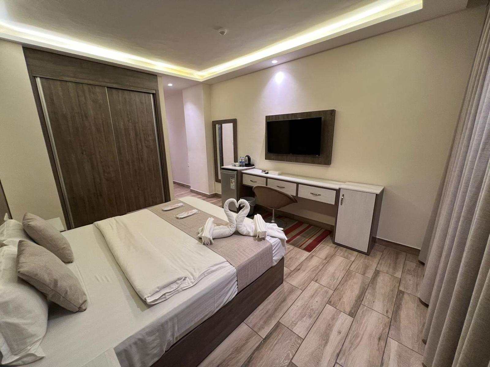 Sky Hotel Акаба Екстериор снимка